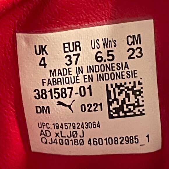 New NNB Puma Suede Classic Full Mono Red Womens Size 6.5 US Sneaker 381587-01 - Picture 4 of 6